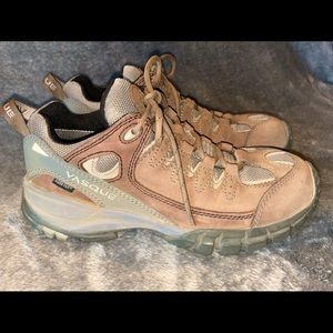 Vasque Vibram sole Sz 7 Hiking Shoes